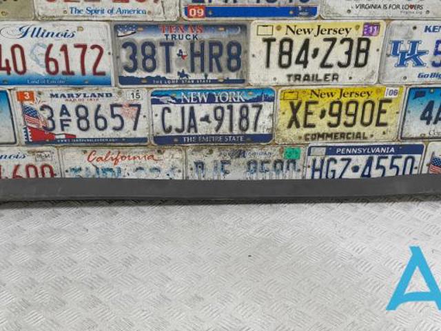 Нижня накладка на передній бампер 3CN8071109B9 VAG