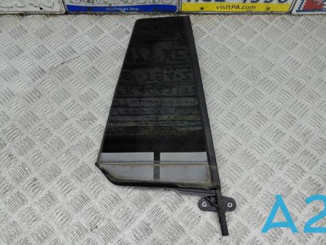 Кватирка двері трикутник, задня, права 3CN845214 VAG