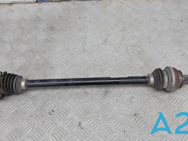 Піввісь задня, права 3Q0501204B VAG
