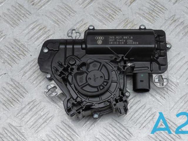 Мотор-привід відкр/закр. замку багажника (3/5-х дв.) 3V5827887C VAG
