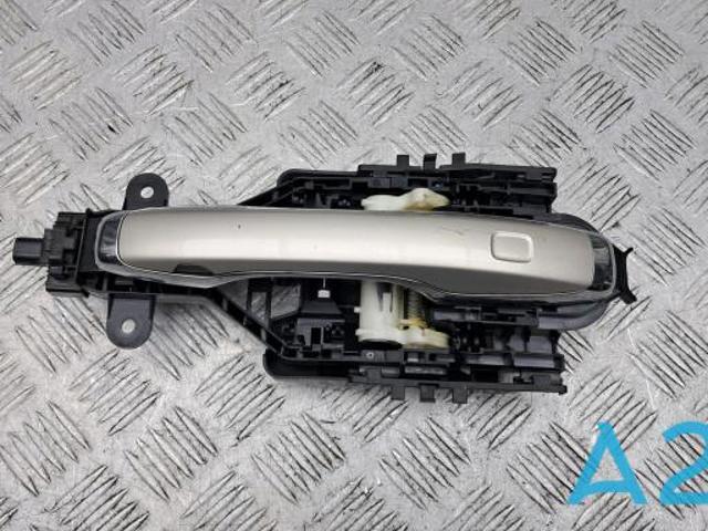 Ручка передньої двері зовнішня ліва 40013440 VOLVO