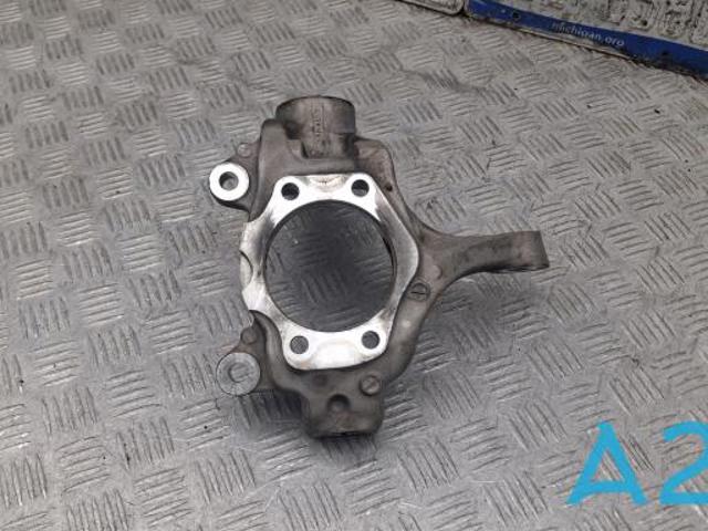 Цапфа поворотна ліва 400155NA0A NISSAN