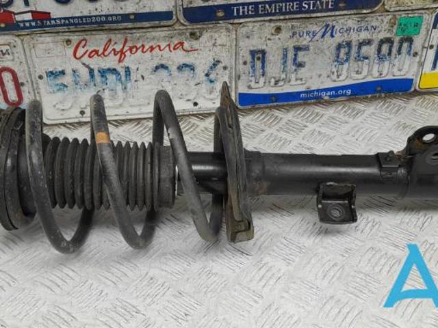 Стійка передня права 4060A660 MITSUBISHI
