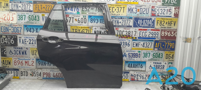 Двері задні в зборі 41002993820 BMW