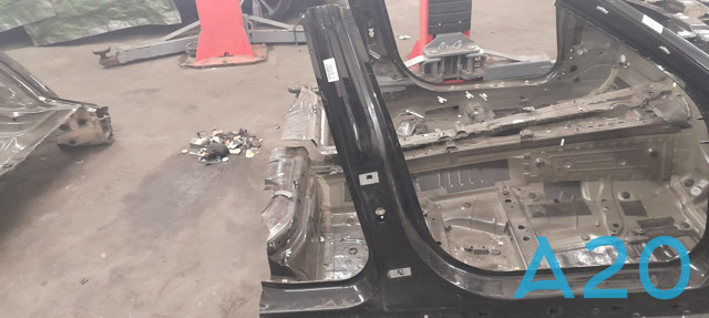 Отвір передніх правих дверей 41007298166 BMW