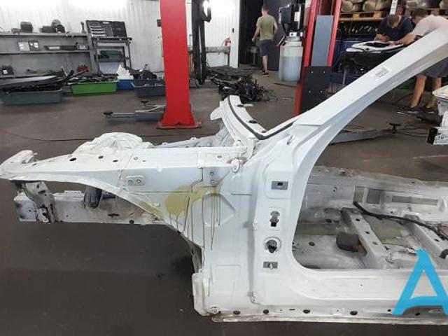 Боковина кузова в зборі 41007413123 BMW