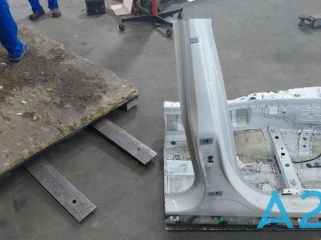 Стійка кузова передня, права 41007493260 BMW