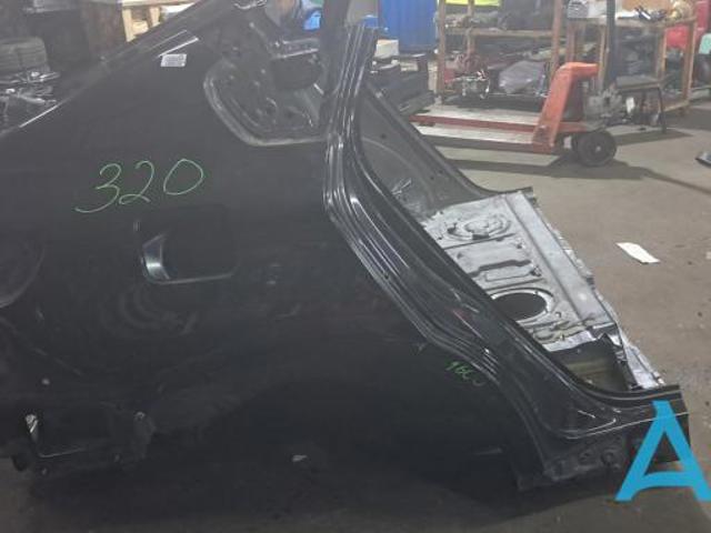 Крило заднє праве 41217182716 BMW