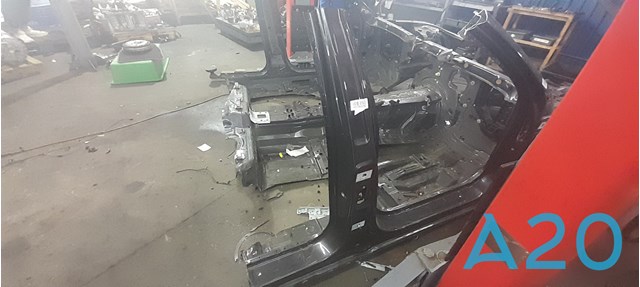 Поріг зовнішній правий 41217218592 BMW