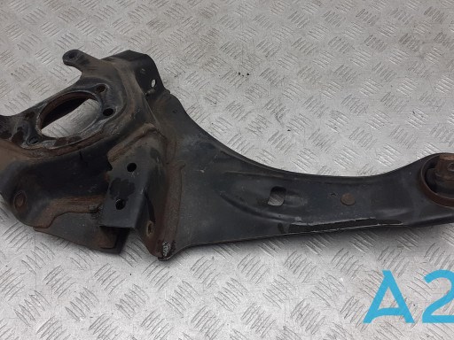 Кулак поворотний правий 4125A080 MITSUBISHI