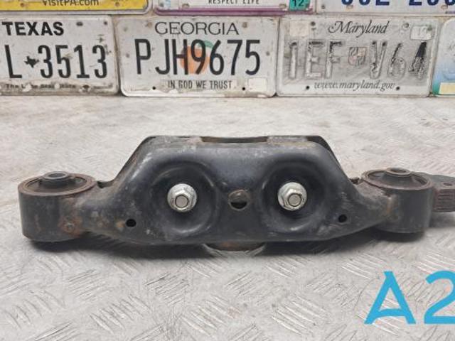 Кронштейн/траверса заднього редуктора, передня 41310FL010 SUBARU