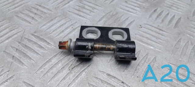 Завіса передніх дверей 41512993107 BMW