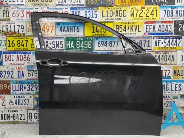 Дверка передня права 41517198160 BMW