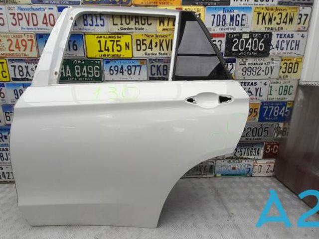 Двері задні, ліві 41517386739 BMW