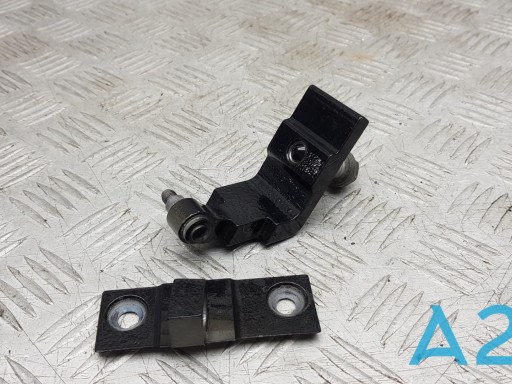 Петля задніх правих дверей 41527201302 BMW