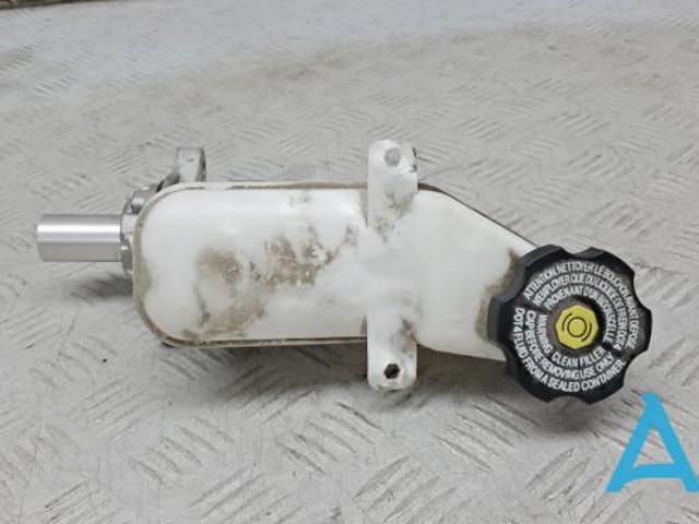Циліндр головний гальма (Гідротормоз) 42525621 GM