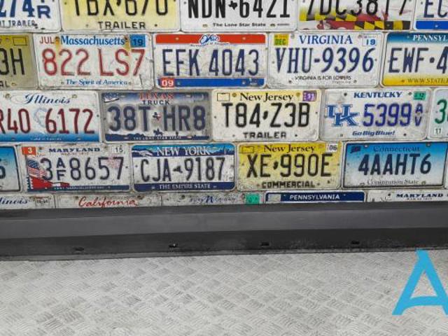 Накладка зовнішня (молдинг) порога, правий 42786096 GM