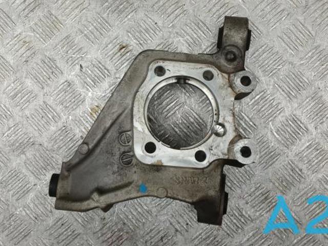 Цапфа поворотна права 430185NA0A NISSAN