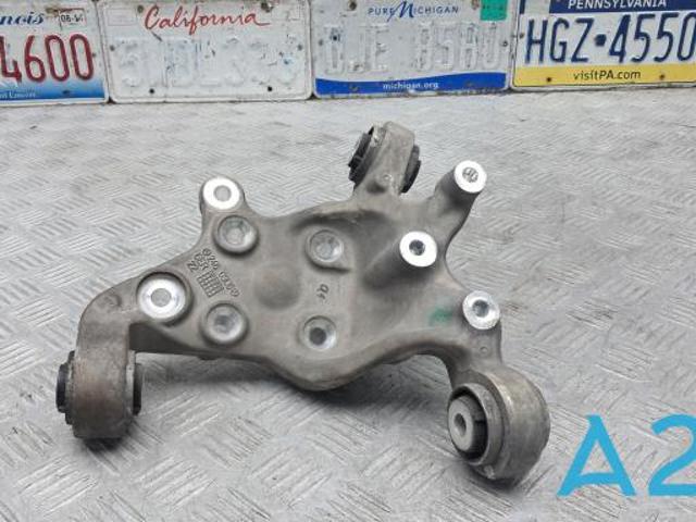 Цапфа поворотна ліва 430195DA0A NISSAN