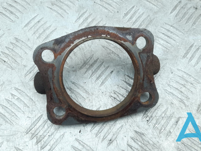 Цапфа поворотна права 43021BR50A NISSAN