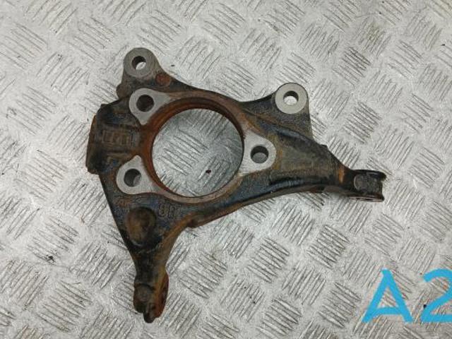 Кулак поворотний передній лівий 4321210110 TOYOTA