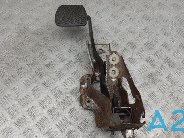 Педаль гальма 465013JA0A NISSAN