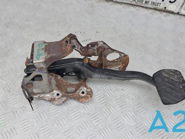 Педаль гальма 465016RR0B NISSAN