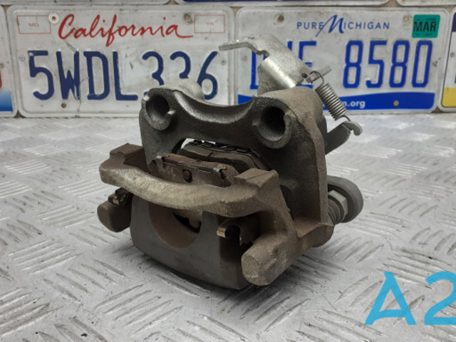Супорт гальмівний задній правий 4783047110 TOYOTA
