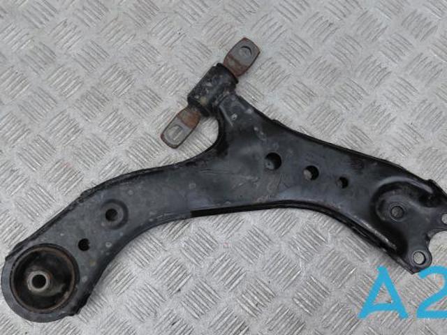 Лівий важіль передній нижній підвіски 4806906200 TOYOTA