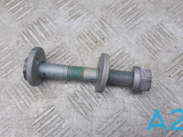 Болт кріплення заднього нижнього важеля, внутрішній 4840906010 TOYOTA