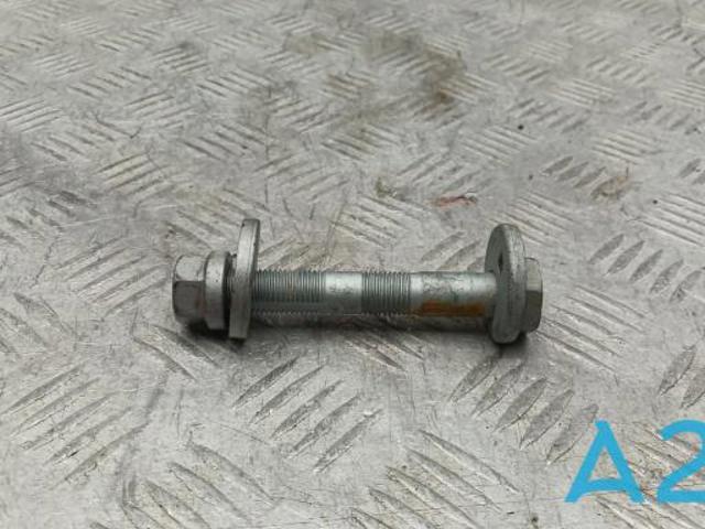 Болт кріплення заднього нижнього важеля, внутрішній 4840947011 TOYOTA