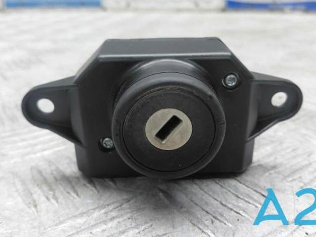 Контактна група замка запалювання 4F0910132L VAG
