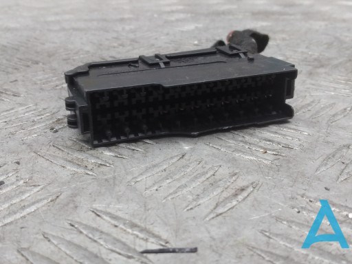 Монтажний блок 4F1941824 VAG