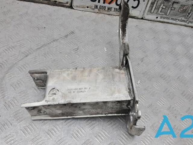 Кронштейн підсилювача переднього бампера 4G0807133F VAG