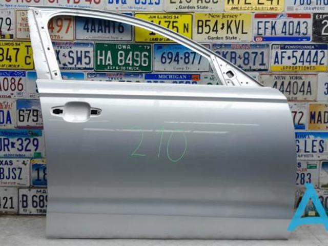 Пасажирські передні двері 4G0831052 VAG