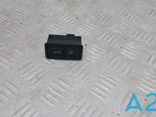 Кнопка приводу замка третіх/ п'ятих дверей 4G0959831D VAG
