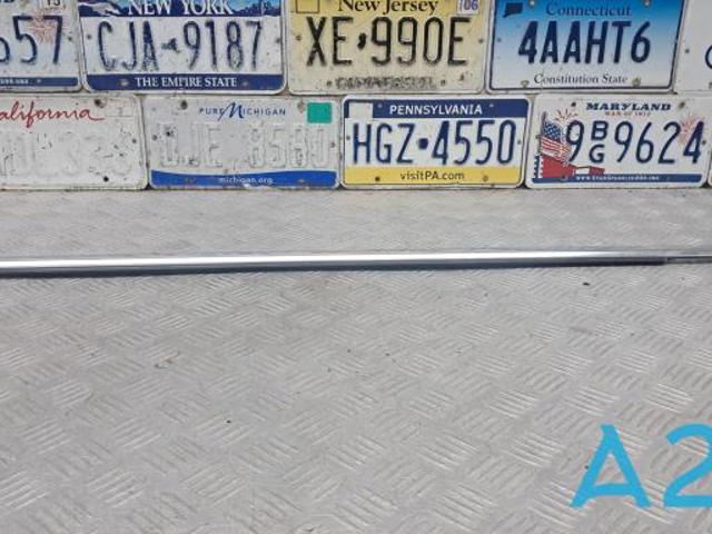 Молдинг опускного скла нижній, двері передньої, лівої 4G8853283B2ZZ VAG