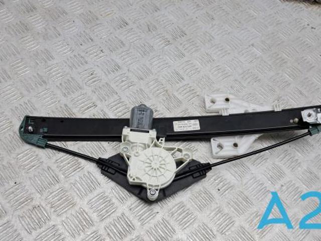 Механізм склопідйомника двері задньої, правої 4K0839462 VAG