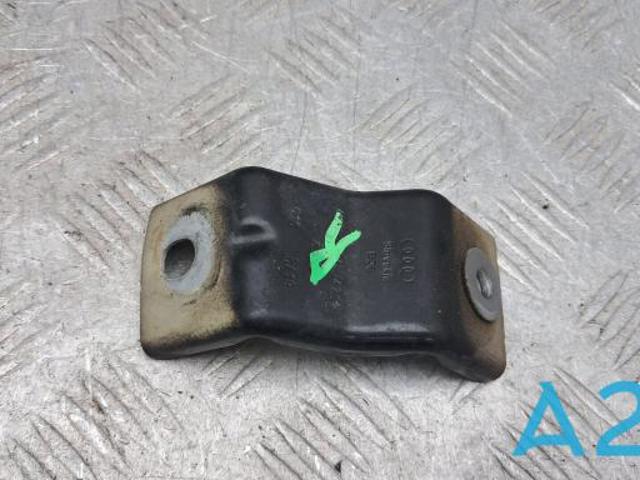 Кронштейн кріплення крила переднього лівого, задній 4KE821470 VAG