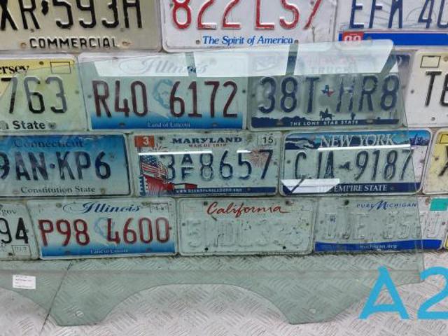 Скло заднє праве 4KE845206 VAG