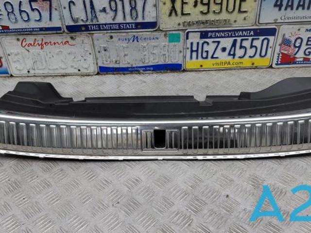 Облицювання задньої панелі багажника 4KE8634714PK VAG