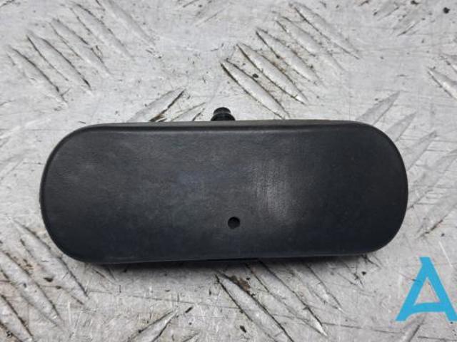 Форсунка омивача скла лобового, права 4KE955988 VAG