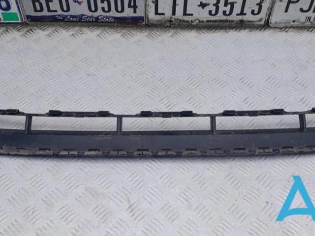 Решітка переднього бампера, центральна 4L0807683C01C VAG