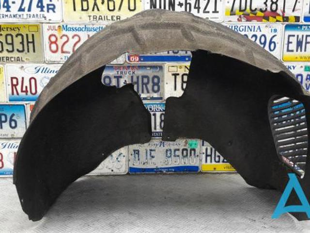 Подкрильнікі переднього крила, правий 4L0809962E VAG