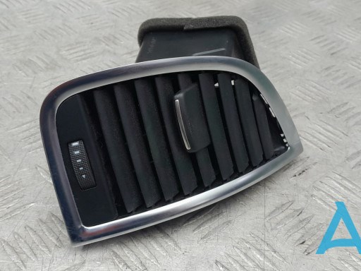Решітка повітроводу права 4L0820902T3Q7 VAG