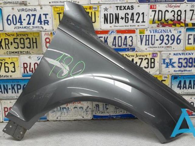 Переднє праве крило 4L0821102 VAG