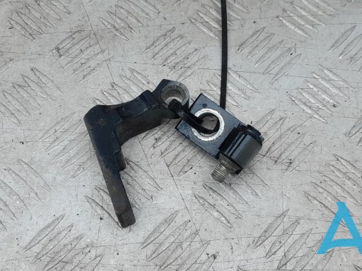 Навішування двері водія (петлі) 4L0831401A VAG