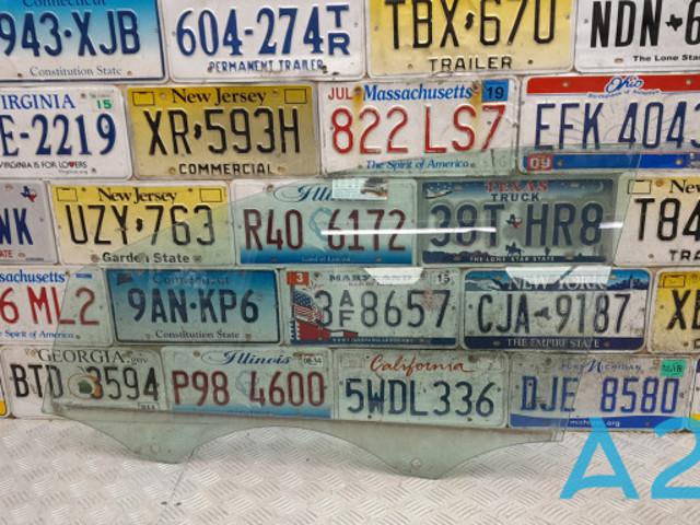 Скло водійських дверей 4L0845201A VAG