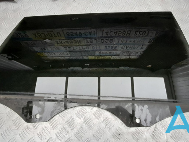 Скло заднє праве 4L0845206A VAG