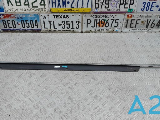 Молдинг опускного скла дверей передньої, правої 4L0853284E2ZZ VAG